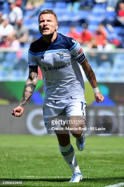 Ciro Immobile of SS Lazio celebrates a third goal with his team mates during the Serie A match between Genoa CFC v SS Lazio on April 10, 2022 in...