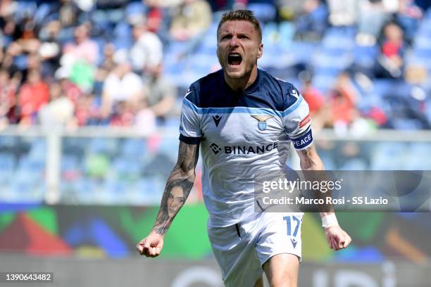 Ciro Immobile of SS Lazio celebrates a third goal with his team mates during the Serie A match between Genoa CFC v SS Lazio on April 10, 2022 in...