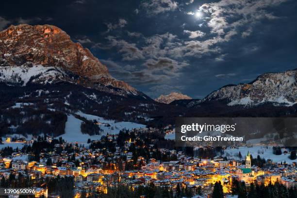 cortina d'ampezzo - cortina d'ampezzo foto e immagini stock