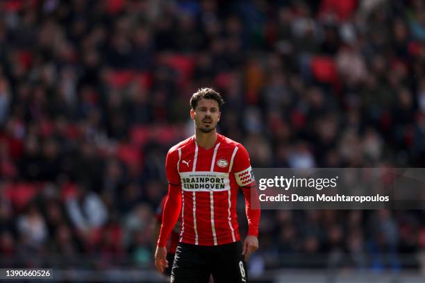 CapMarco van Ginkel of PSV looks on during the Dutch Eredivisie match between PSV Eindhoven and RKC Waalwijk at Philips Stadion on April 10, 2022 in...