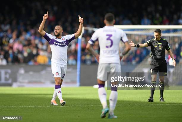 Arthur Cabral of Fiorentina celebrates after scoring their sides third goal during the Serie A match between SSC Napoli and ACF Fiorentina at Stadio...