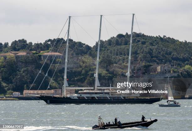Bremuda Rig 11 Bermuda Rigged Stock Photos, High-Res Pictures, and Images - Getty ...