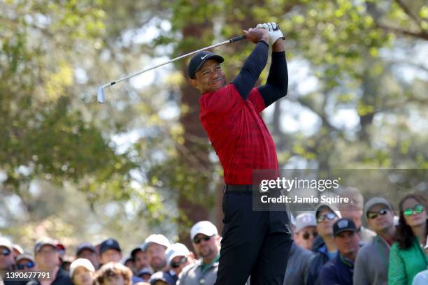 Tiger Woods plays his shot from the fourth tee during the final round of the Masters at Augusta National Golf Club on April 10, 2022 in Augusta,...