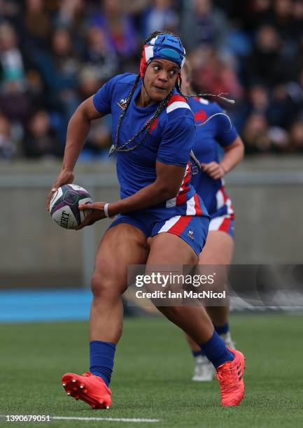 Safi N'Daiye of France runs with the ball during the Scotland and France Women's Six Nations match at Scotstoun Stadium on April 10, 2022 in Glasgow,...