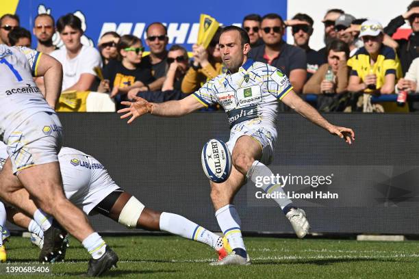 Morgan Parra of ASM Clermont in action during the Champions Cup match between ASM Clermont and Leicester Tigers at Parc des Sports Marcel Michelin on...