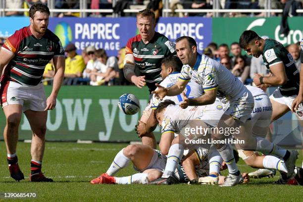Morgan Parra of ASM Clermont in action during the Champions Cup match between ASM Clermont and Leicester Tigers at Parc des Sports Marcel Michelin on...