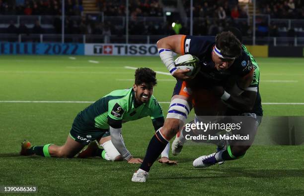 Connor Boyle of Edinburgh on his way to scoring his side's second try during the Challenge Cup match between Edinburgh Rugby and Section Paloise at...