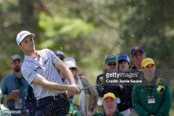 Will Zalatoris plays his shot on the first hole during the final round of the Masters at Augusta National Golf Club on April 10, 2022 in Augusta,...