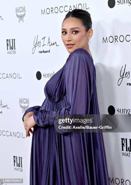 Shay Mitchell Photos Photos and Premium High Res Pictures - Getty Images