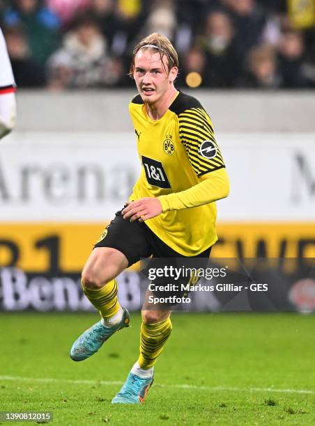 Julian Brandt of Borussia Dortmund celebrates after scoring his team's second goal during the Bundesliga match between VfB Stuttgart and Borussia...