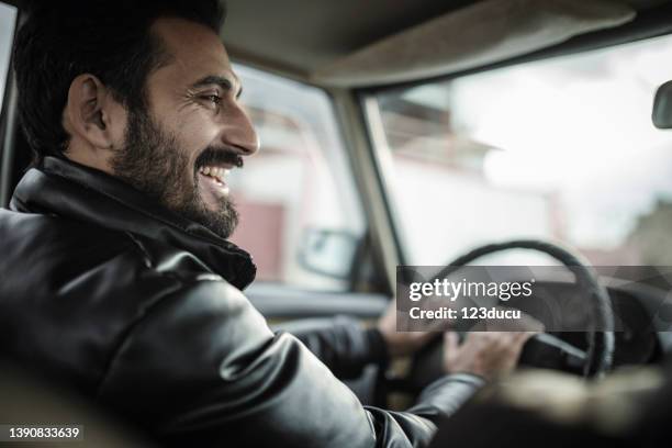 indian driver - taxichauffeur stockfoto's en -beelden