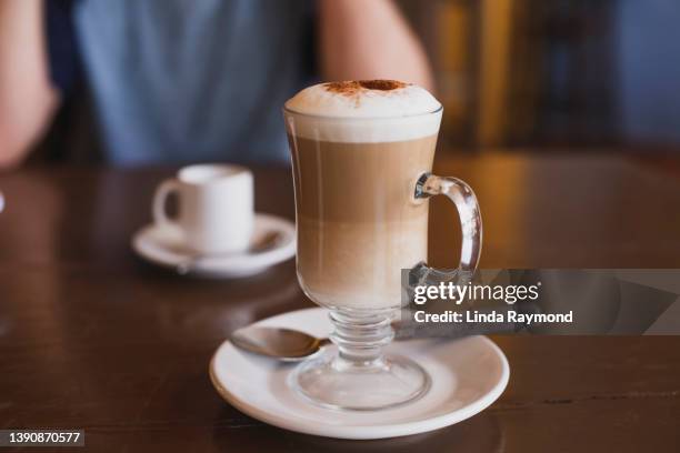 latte - capuccino fotografías e imágenes de stock