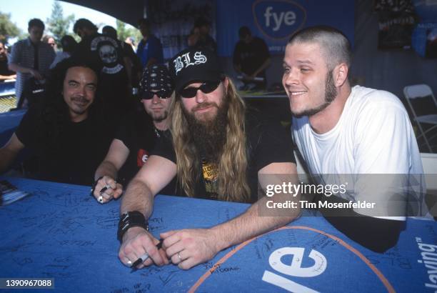 Zakk Wylde and Black Label Society pose during Ozzfest 2001 at Shoreline Amphitheatre on June 29, 2001 in Mountain View, California.