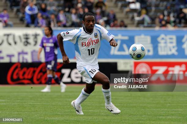 Juninho of Kawasaki Frontale in action during the J.League J1 match between Sanfrecce Hiroshima and Kawasaki Frontale at Hiroshima Big Arch on April...