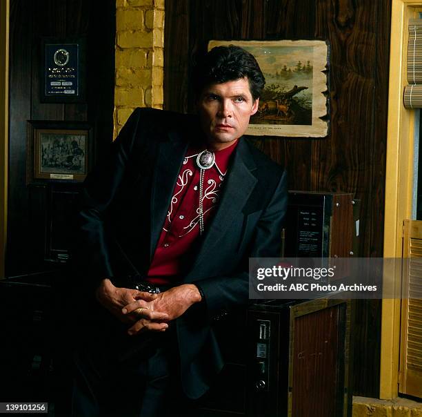 Gallery - Shoot Date: November 29, 1989. EVERETT MCGILL