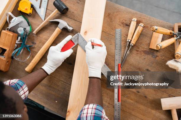 Carpenter Using Ruler 7,519 Make Your Own Rules Stock Photos, High-Res Pictures, and Images ...