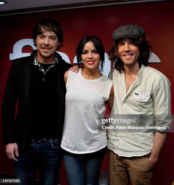 David Feito, singer Raquel del Rosario and Juan Luis Suarez pose for photographers during presentation of new album 'Buscamos Sonrisas' at FNAC...