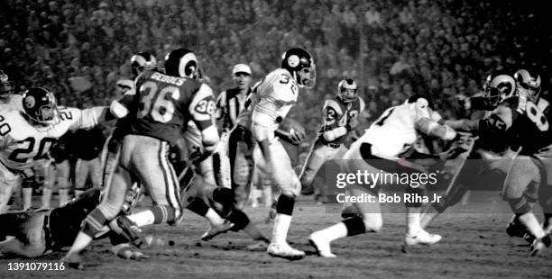 Pittsburgh Steelers RB Franco Harris during game action of Los Angeles Rams against Pittsburgh Steelers, December 20, 1975 in Los Angeles, California.