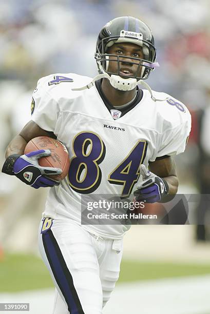 Wide receiver Javin Hunter of the Baltimore Ravens warms up before the NFL game against the Tampa Bay Buccaneers on September 15, 2002 at Ravens...