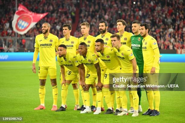 Players of Villarreal CF pose for a team photo prior to the UEFA Champions League Quarter Final Leg Two match between Bayern München and Villarreal...