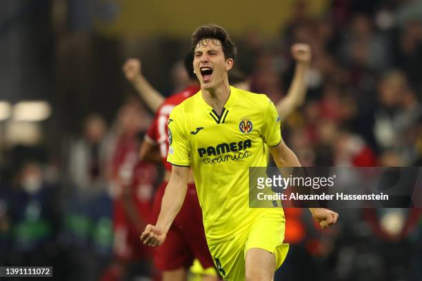 Pau Torres of Villarreal CF celebrates following their draw and qualification in the UEFA Champions League Quarter Final Leg Two match between Bayern...
