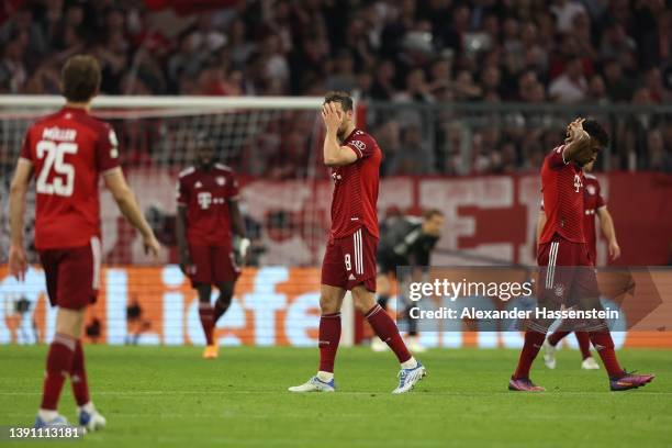 Leon Goretzka of Bayern München reacts during the UEFA Champions League Quarter Final Leg Two match between Bayern München and Villarreal CF at...