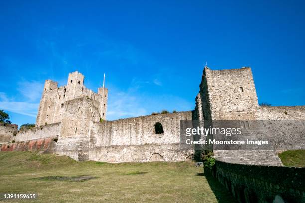 rochester castle in kent, england - keep bildbanksfoton och bilder