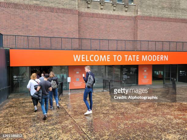 tate modern entrance - art gallery exterior stock pictures, royalty-free photos & images