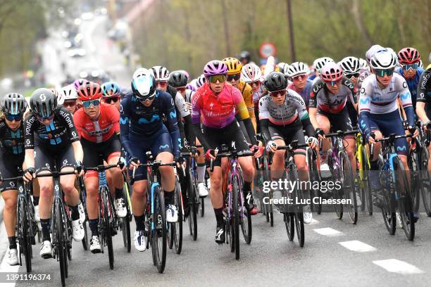 Amalie Dideriksen of Denmark and Team Trek - Segafredo, Anna Shackley of United Kingdom and Team SD Worx and Arlenis Sierra Cañadilla of Cuba and...