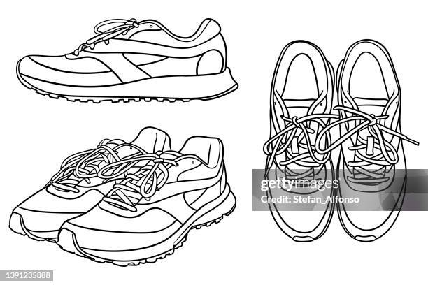 ilustraciones, imágenes clip art, dibujos animados e iconos de stock de conjunto de dibujos vectoriales simples de un par de zapatillas para correr - par
