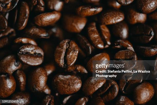 coffee beans - full frame - arabica coffee drink stock pictures, royalty-free photos & images