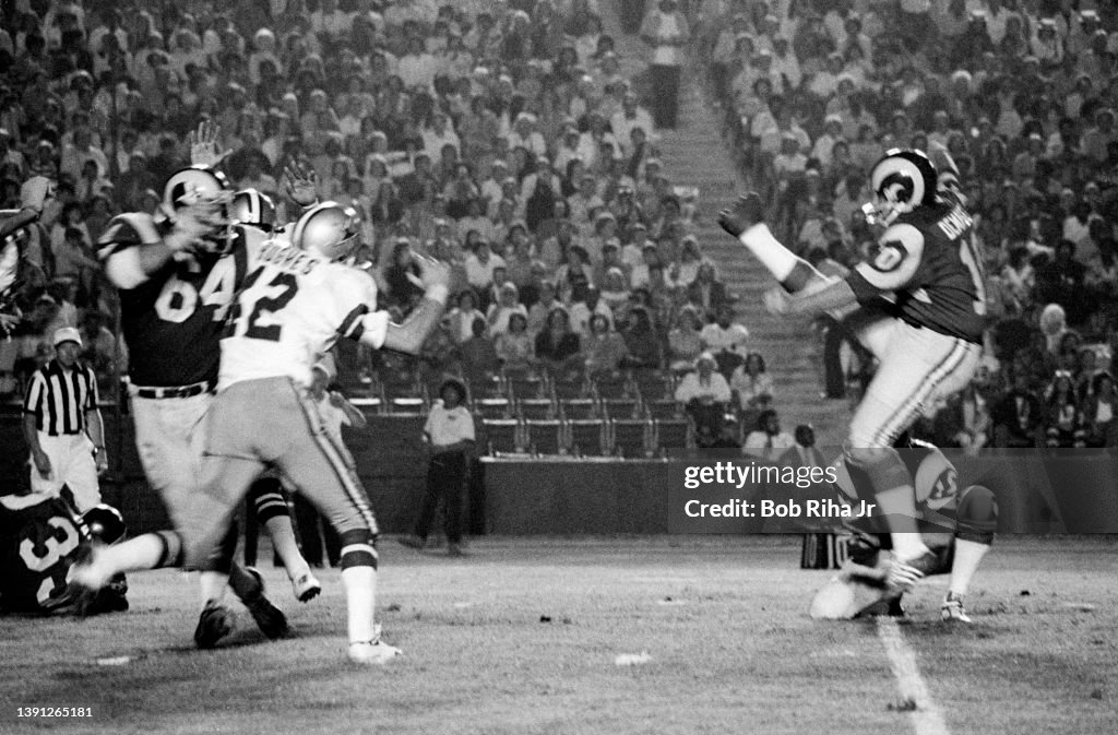 Tom Dempsey Rams Los Angeles Rams Kicker Tom Dempsey during game action of the Los ...