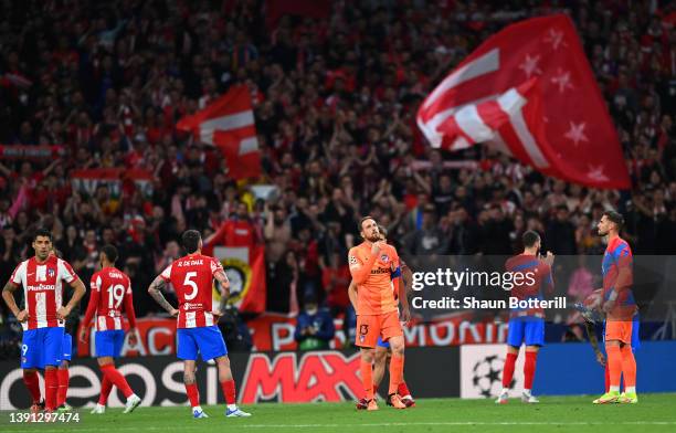 Jan Oblak of Atletico Madrid and teammates look dejected after the UEFA Champions League Quarter Final Leg Two match between Atletico Madrid and...