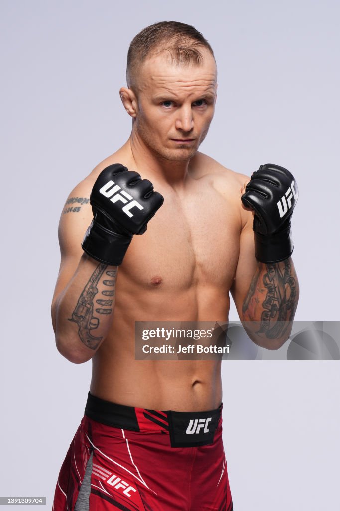 Jesse Ronson Jesse Ronson poses for a portrait during a UFC photo session on April ...