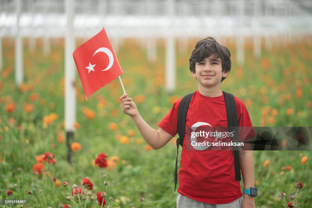 Estudante com bandeira turca