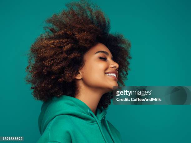 beautiful afro woman - girl side view stockfoto's en -beelden