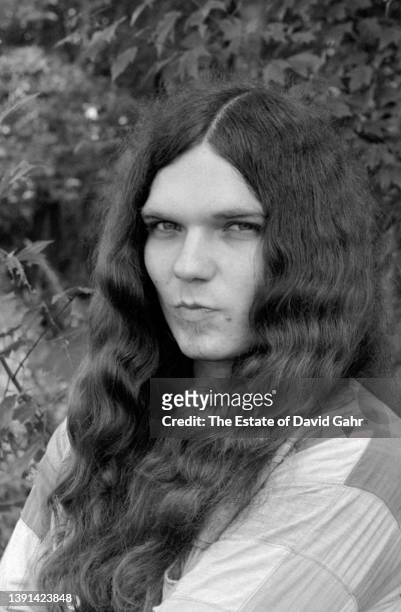 Founding member and guitarist of Southern rock band Lynyrd Skynyrd, Gary Rossington poses for a portrait in September 1974 in Parsippany, New Jersey.