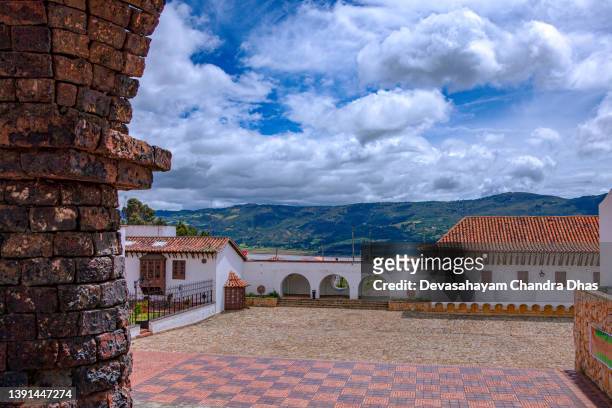 guatavita town on the andes mountains in, colombia, south america - looking into the main town square from the entrance to the square. no people - cundinamarca bildbanksfoton och bilder