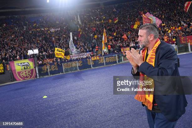 Ex AS Roma player Vincent Candela greets fans prior the UEFA Conference League Quarter Final Leg Two match between AS Roma and FK Bodø/Glimt at...