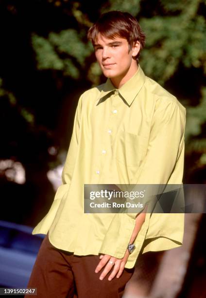 American actor and producer Josh Hartnett, poses for a portrait circa 1997 in Los Angeles, California.