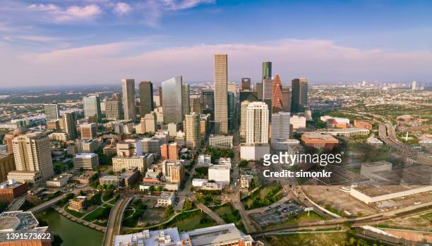 skyscrapers in downtown houston - houston texas stock pictures, royalty-free photos & images
