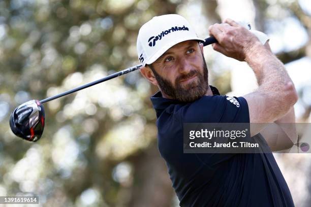 Dustin Johnson plays his shot from the 16th tee during the second round of the RBC Heritage at Harbor Town Golf Links on April 15, 2022 in Hilton...