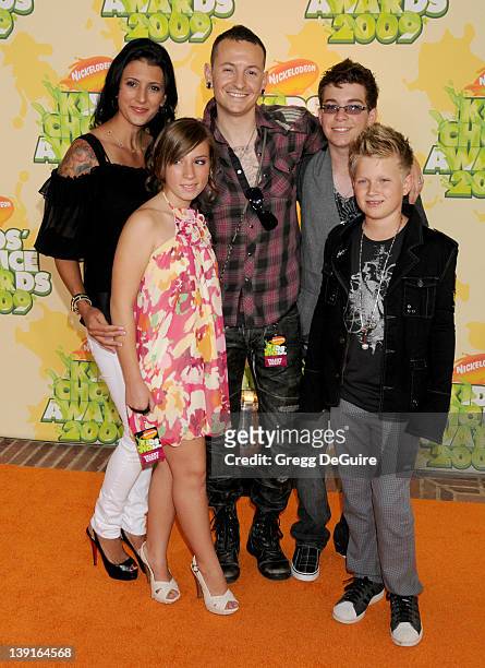 March 28, 2009 Westwood, Ca.; Chester Bennington of Linkin Park, wife Talinda Bentley and children; Nickelodeon's 22nd Annual Kid's Choice Awards;...