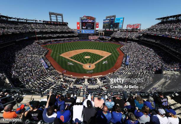 Chris Bassitt of the New York Mets pitches to Geraldo Perdomo of the Arizona Diamondbacks during the Mets home opening game at Citi Field on April...