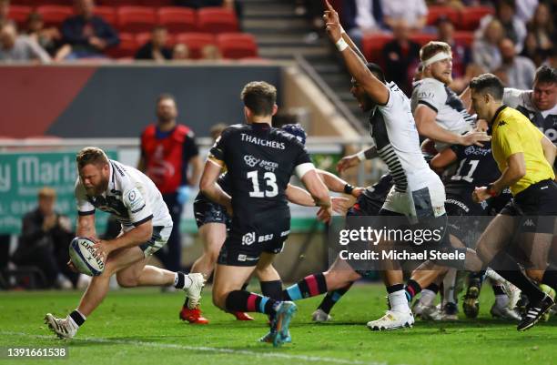 Akker van der Merwe of Sale Sharks touches down for the second try during the Heineken Champions Cup Round of 16 Leg Two match between Bristol Bears...