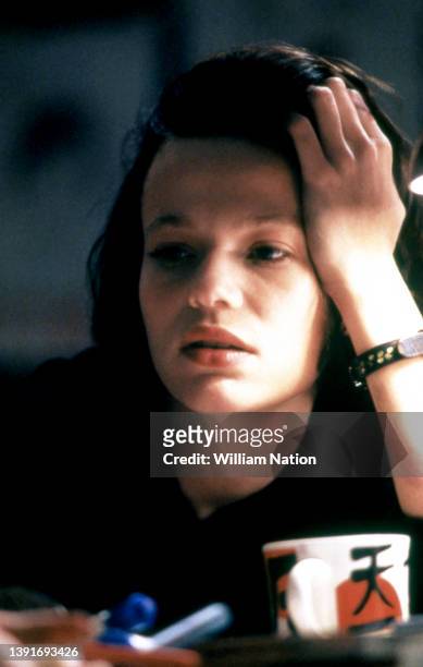 American actress Samantha Mathis on the set of the 1990 comedy drama film "Pump Up The Volume" circa 1990 in Los Angeles, California.
