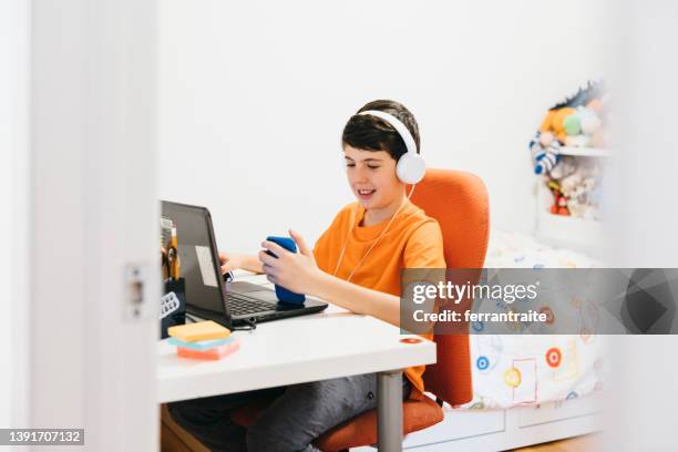 junior high student home schooling - junior high student stock pictures, royalty-free photos & images