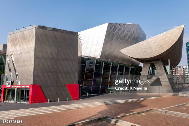 the lowry theatre & gallery complex at salford quays - 大曼徹斯特 個照片及圖片檔