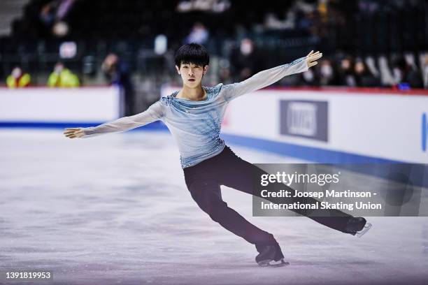 Tatsuya Tsuboi of Japan competes in the Junior Men's Free Skating during day 3 of the ISU World Junior Figure Skating Championships at Tondiraba Ice...