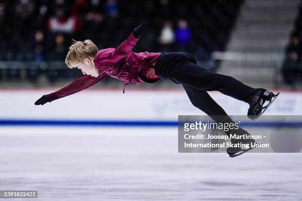 Stephen Gogolev of Canada competes in the Junior Men's Free Skating during day 3 of the ISU World Junior Figure Skating Championships at Tondiraba...